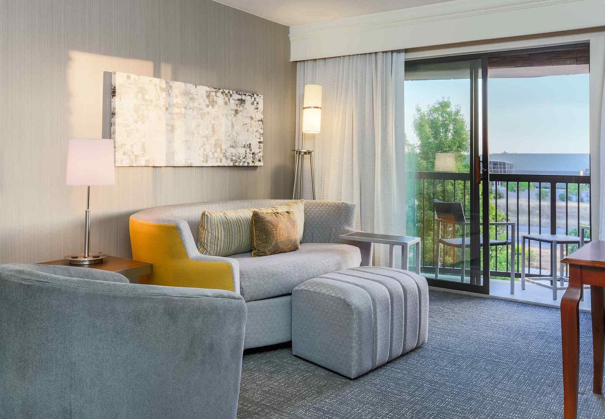Courtyard By Marriott Roseville Galleria Mall/Creekside Ridge Drive Eksteriør bilde